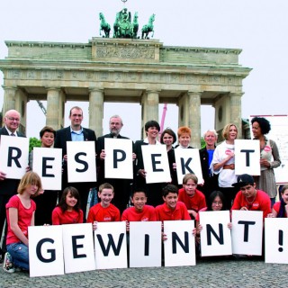 Berliner Aktionswettbewerb „Respekt gewinnt!“ – Startschuss am Brandenburger Tor