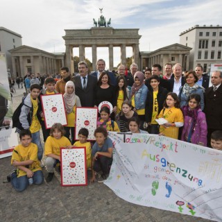 Respekt gewinnt! – Fingerabdrücke für ein weltoffenes Berlin