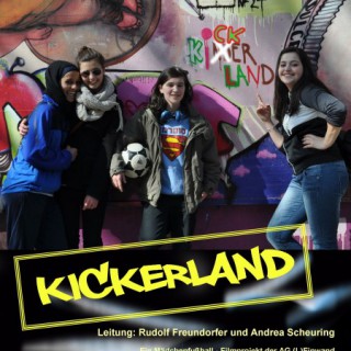 Kickerland: Mit der Kamera auf Entdeckungsreise in das Leben von vier jungen Türkiyemspor-Spielerinnen